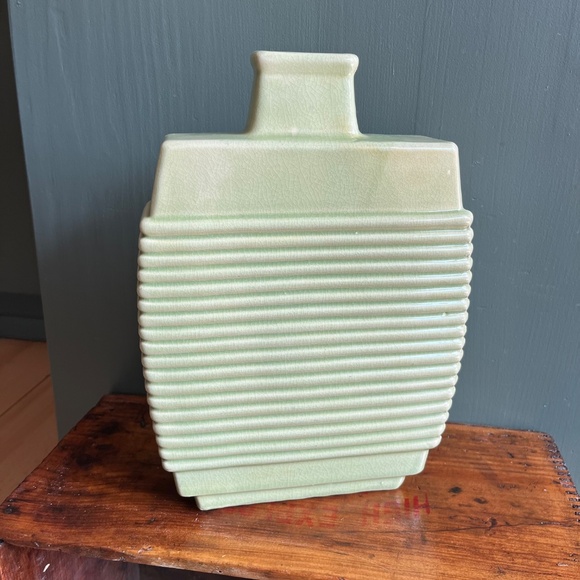 Vintage Green Textured Oversized Ceramic Vase - Picture 5 of 6